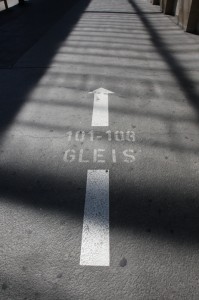Hier geht's zu mittlerweile nur noch zwei Gleisen, 101 und 102.
