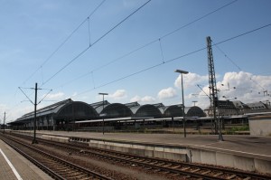 Blick auf die Bahnsteighalle