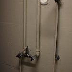 Auch die Schleuse zur NEA hat eine Dusche